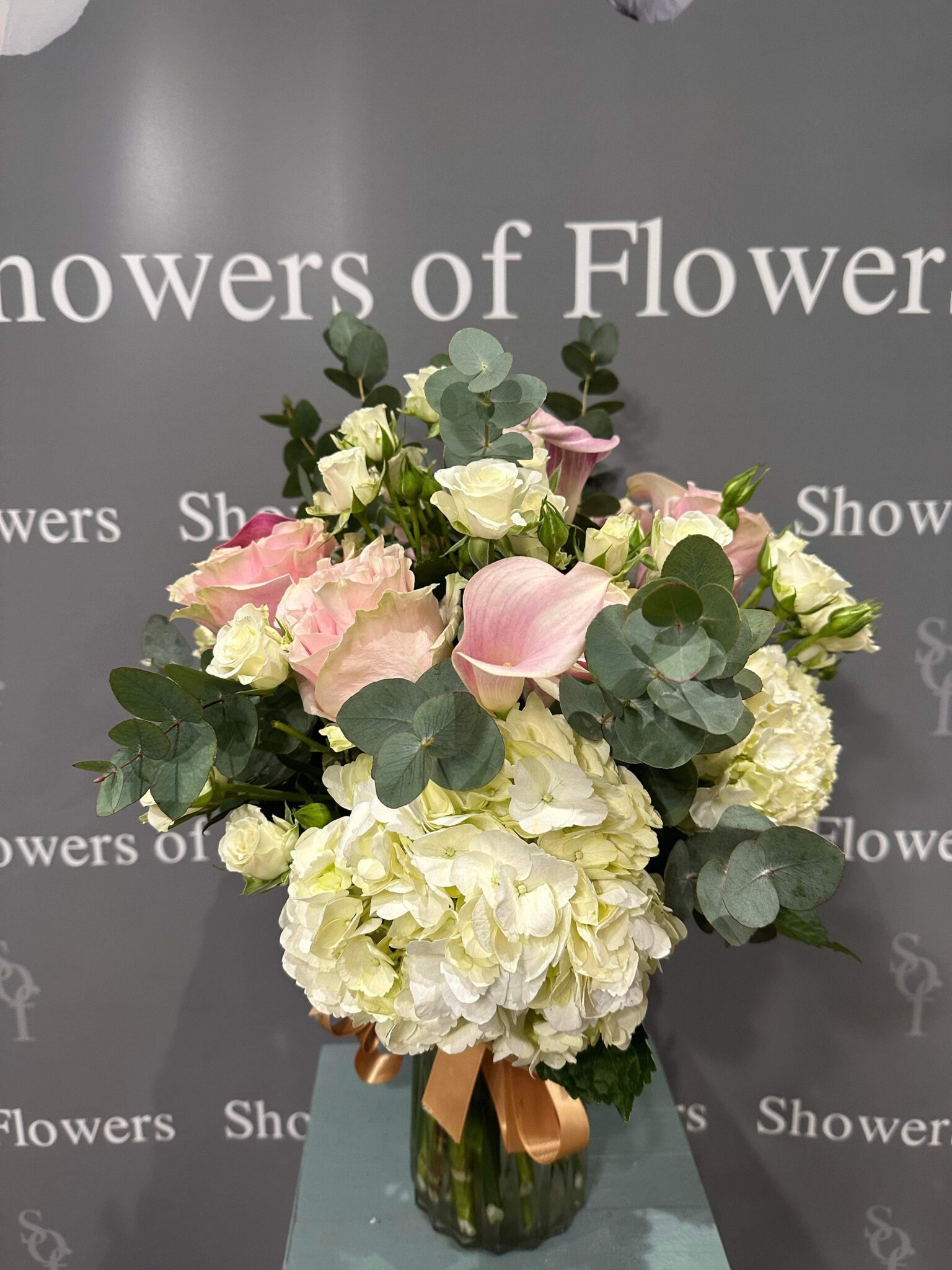 Image of Flamingo hydrangea in vase